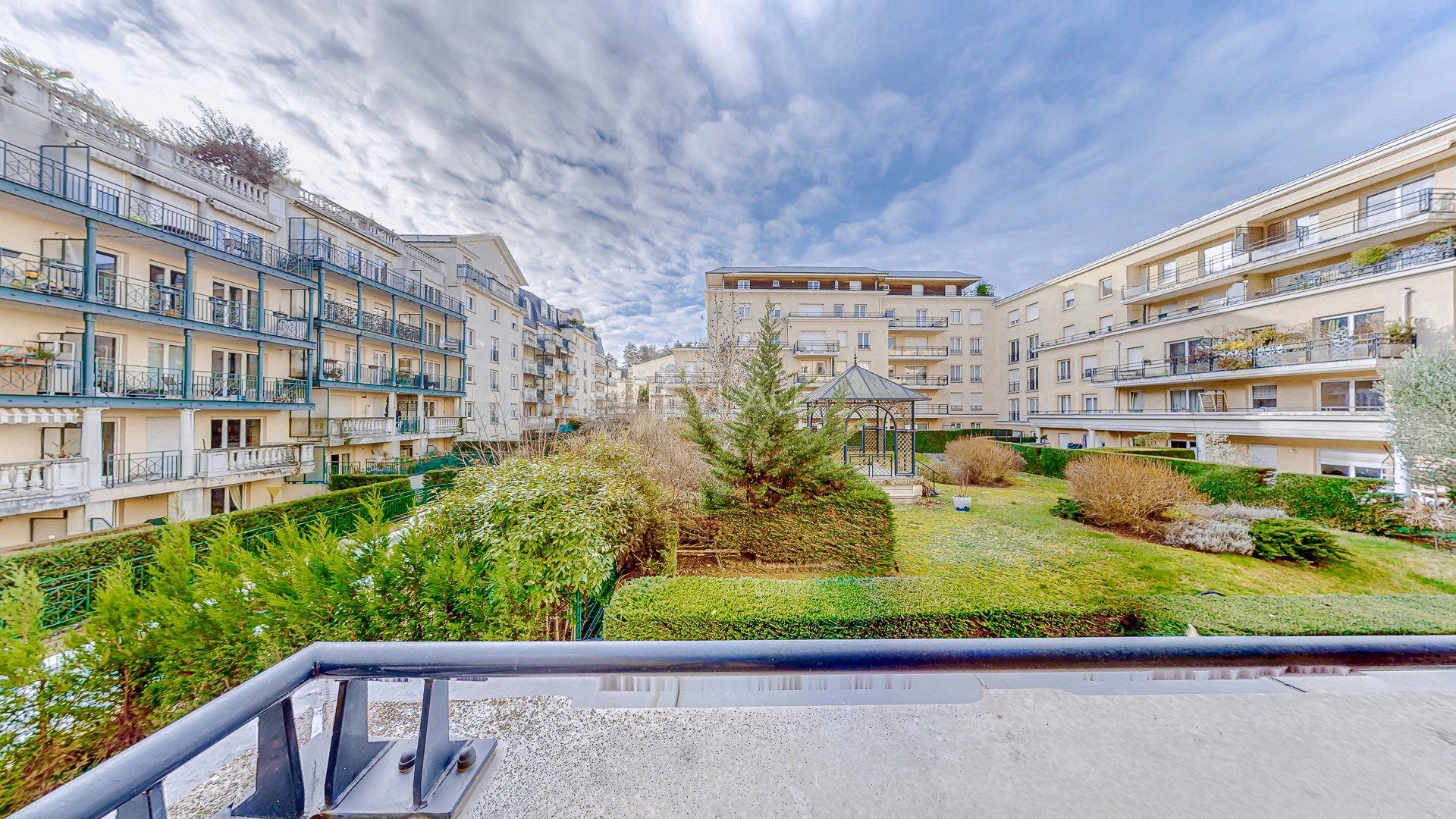 appartement 2 Pièces en vente sur LE PLESSIS ROBINSON (92350)